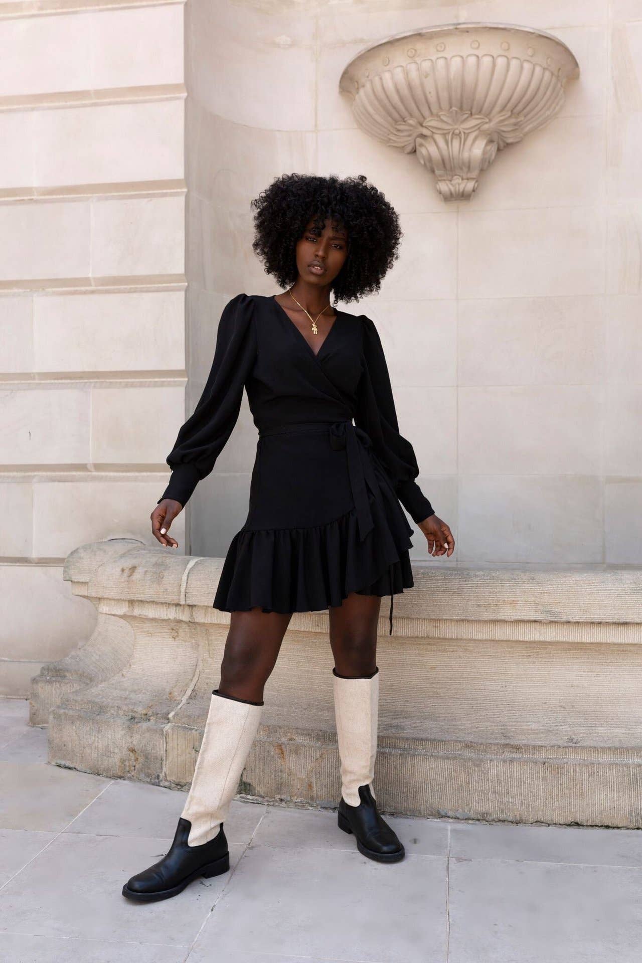 LONG-SLEEVED PUFFED SLEEVE V-NECK LACE-UP DRESS