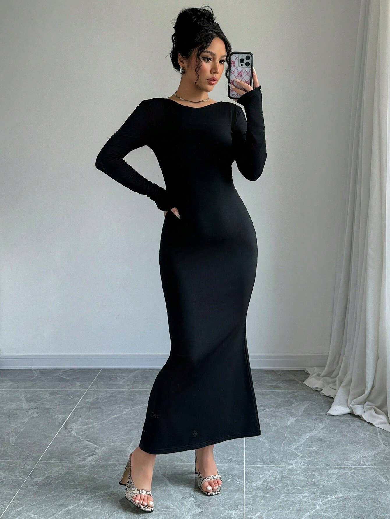 BACKLESS, HIGH-WAISTED, LONG-HIP DRESS