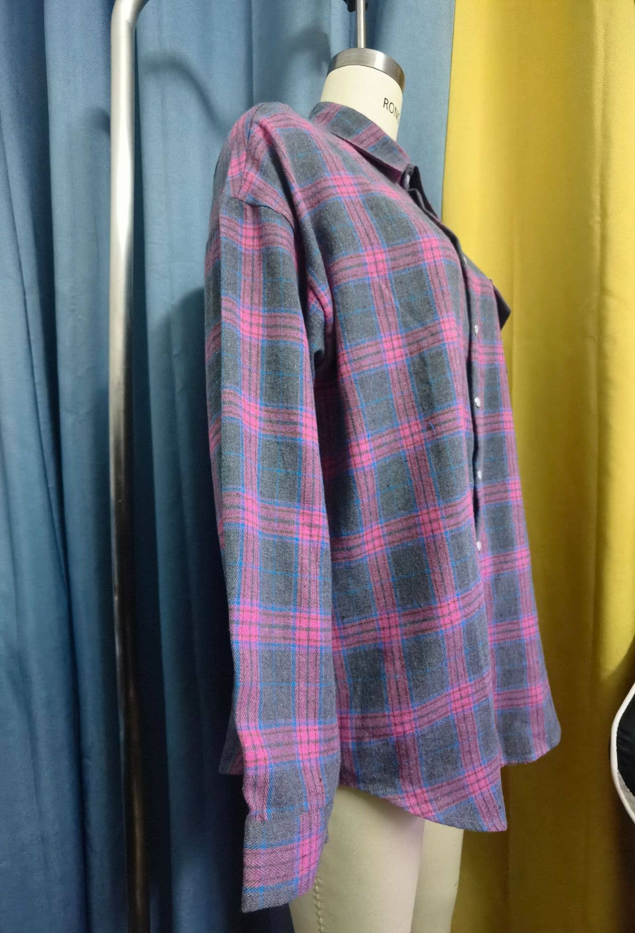 VINTAGE LOOK WITH LAPEL BAGGY PLAID SHIRT