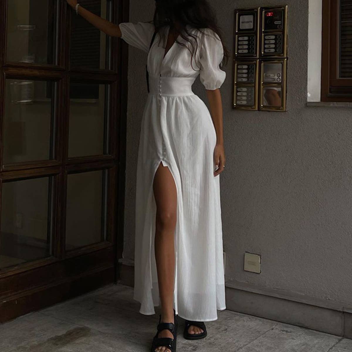 Slim slit skirt with puffy sleeves
