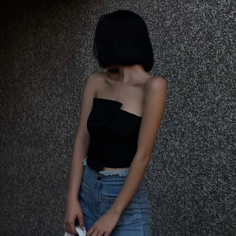 Two strapless pieces with a strong design sense