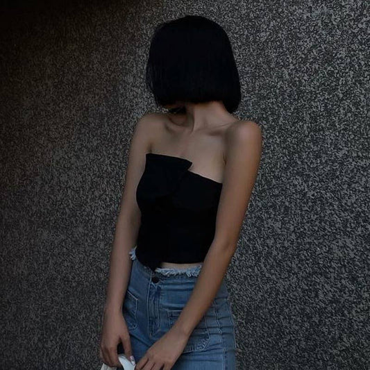 Two strapless pieces with a strong design sense