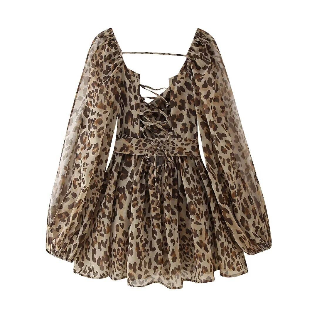 Short dress hollow lantern sleeves and a V-neck