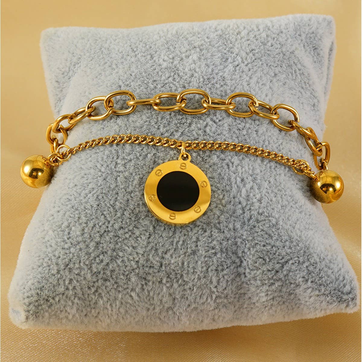 CWAJE1949_Gold Double Chain Love Circle Bracelet