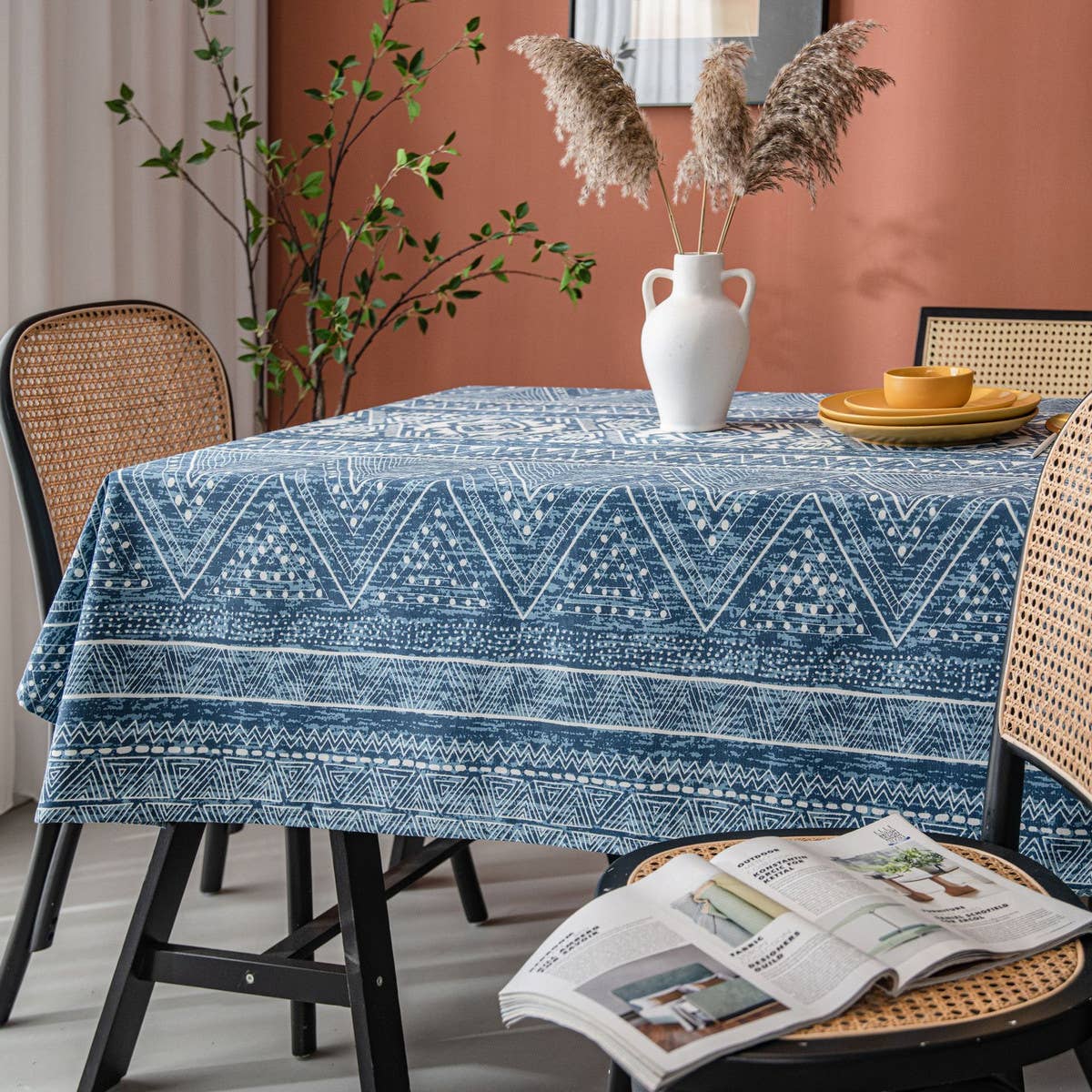 GEOMETRIC TRIANGLE PRINT TABLECLOTH