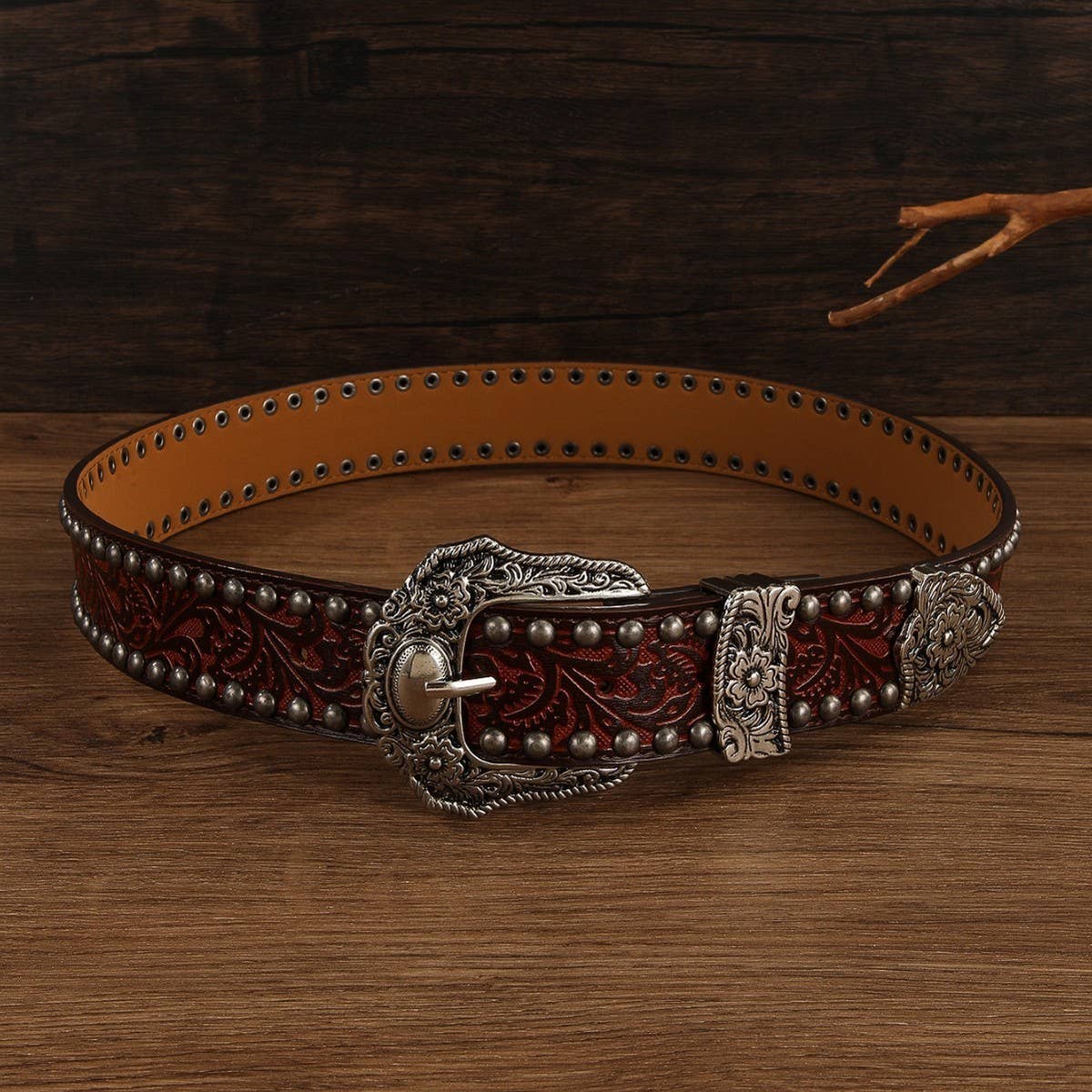 VINTAGE DISTRESSED RIVET EMBOSSED BELT