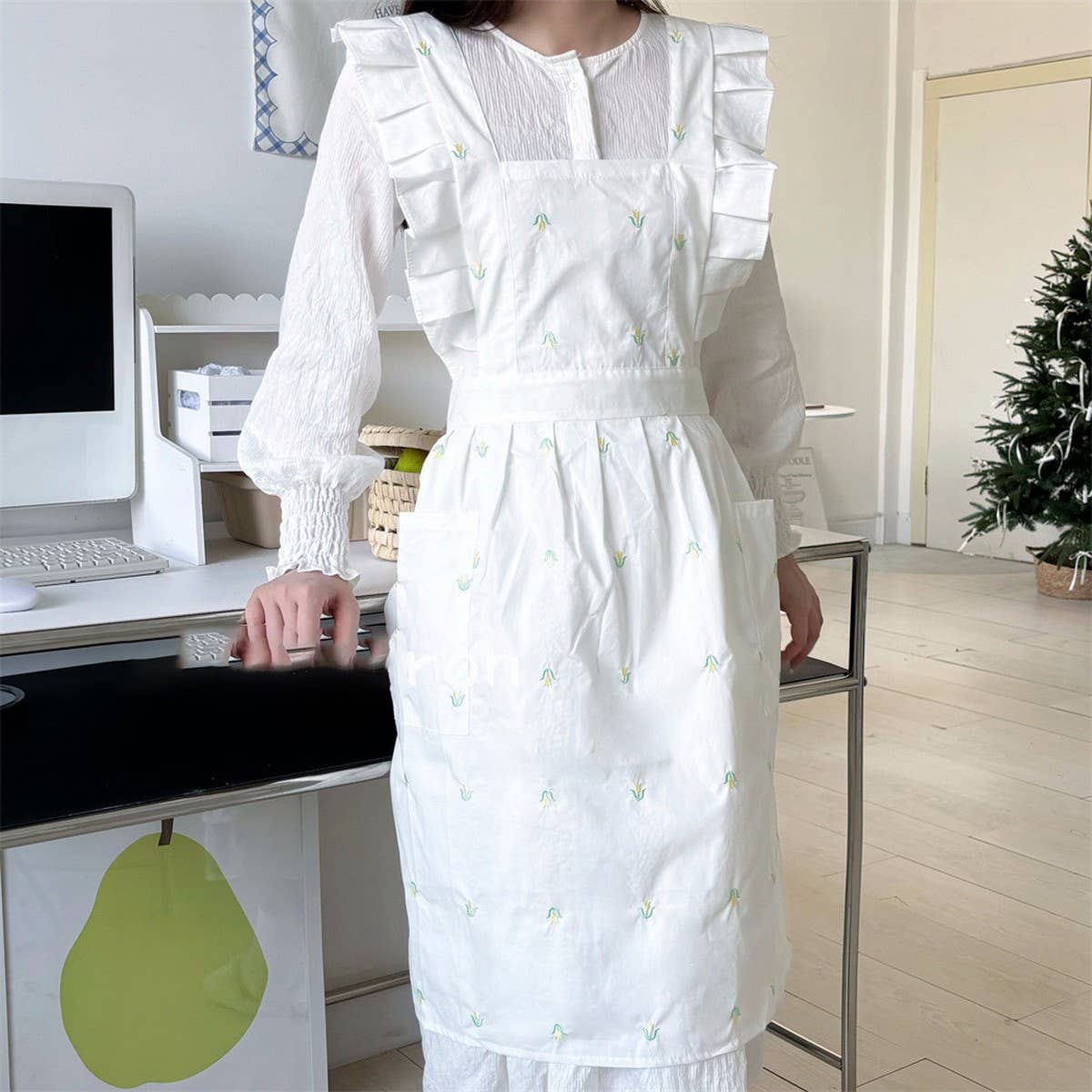EMBROIDERED EXQUISITE TULIP APRON LOLITA APRON