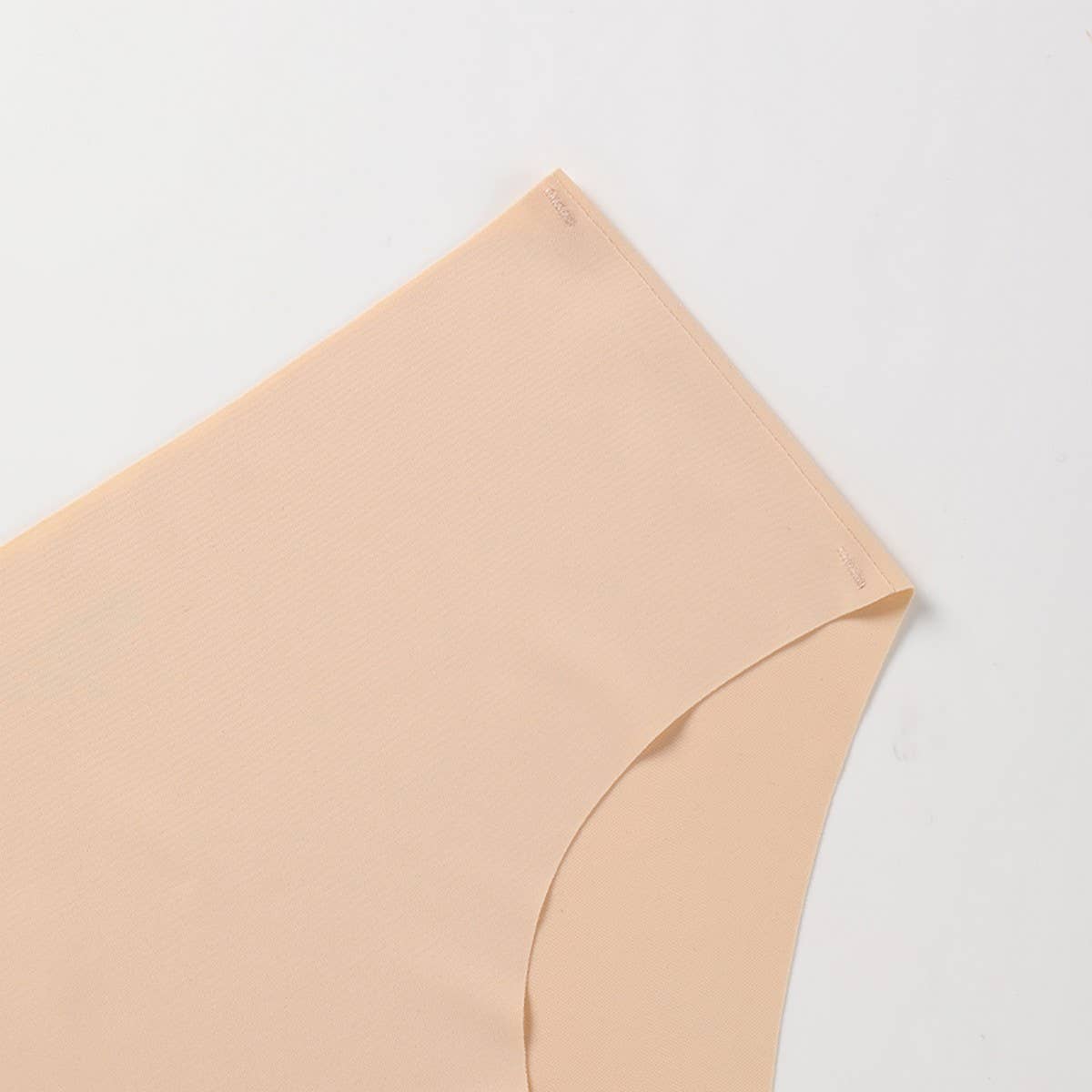 WOMEN SEAMLESS ICE SILK QUICK DRYING UNDERWEAR