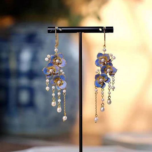 CWAJE4882_SUMMER RETRO PEARL BUTTERFLY TASSEL EARRINGS
