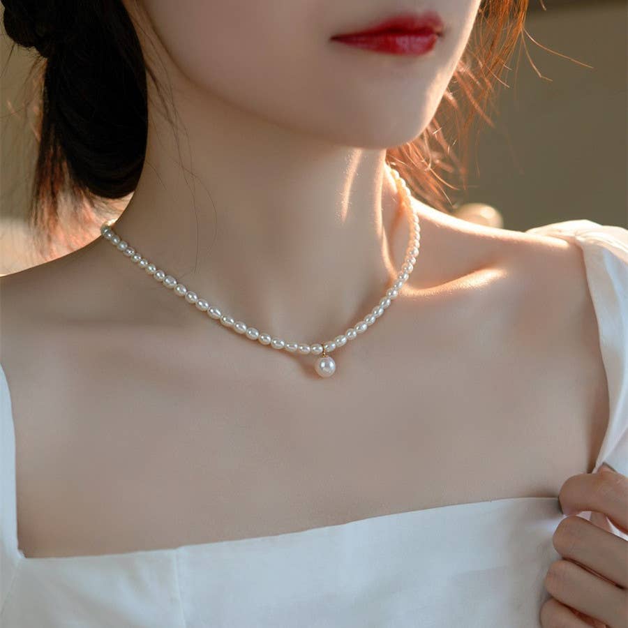 Fashionable Bahak freshwater pearl necklace