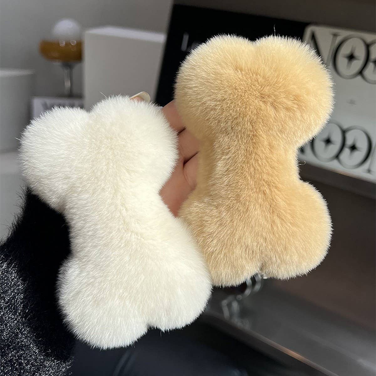 BONE BACKPACK PENDANT PERSONALIZED KEYCHAIN_CWMM2519