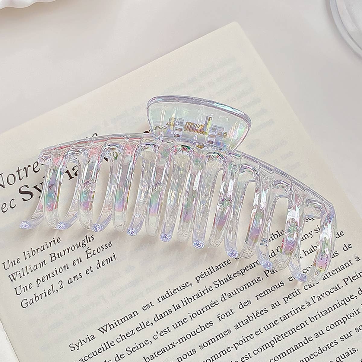 Pearlescent iridescent mermaid princess gripper