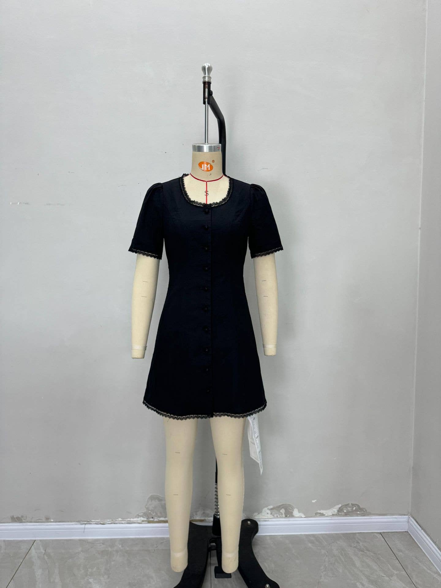 Square-neck single-breasted cinched-waist dress