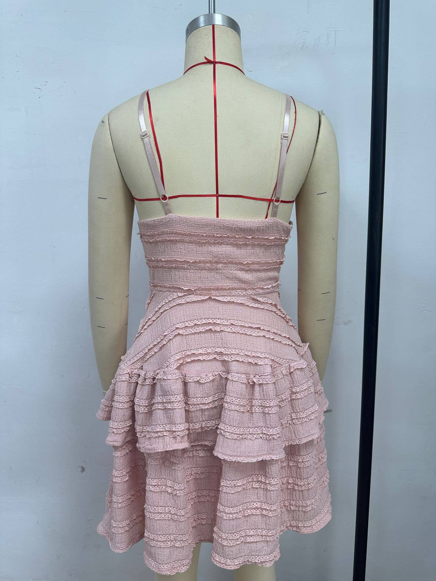 Solid-colored backless sexy halter lace dress