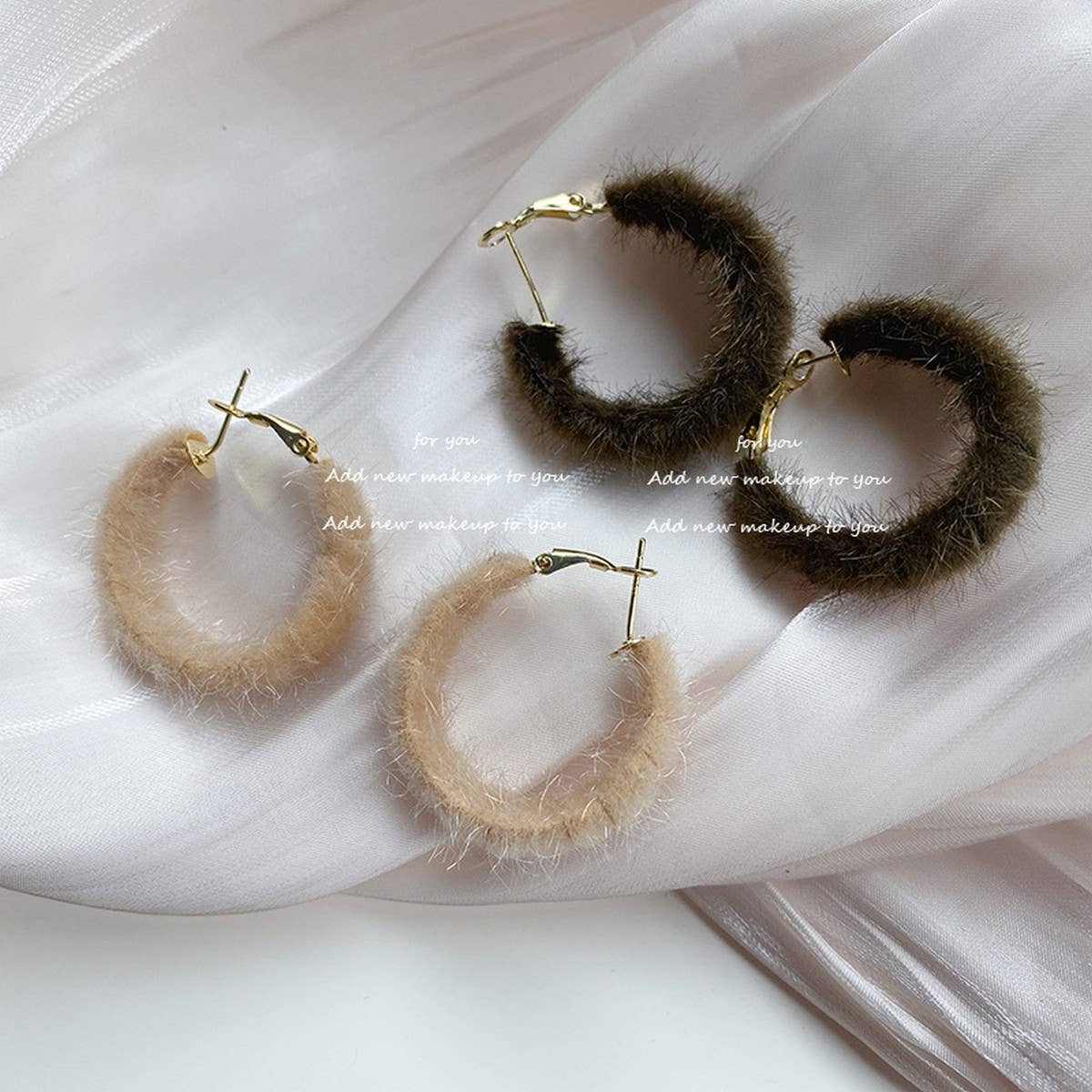 HONG KONG STYLE SHORT VELVET C HOOP EARRINGS