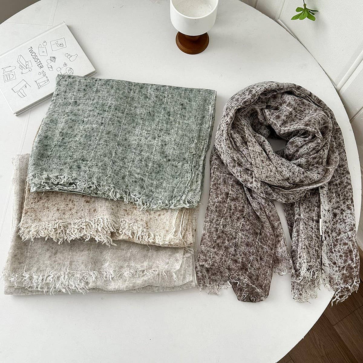 CONTRAST COLOR SPRAY DYED LONG SCARF SHAWL