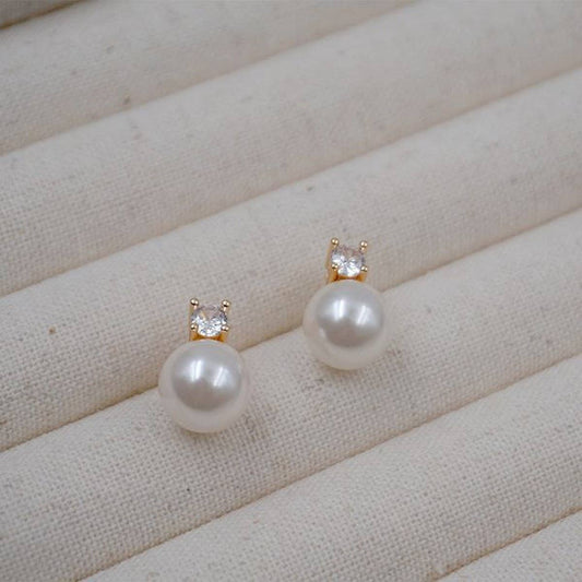 DELICATE AND SWEET PEARL NECKLACE AND EARRINGS SET