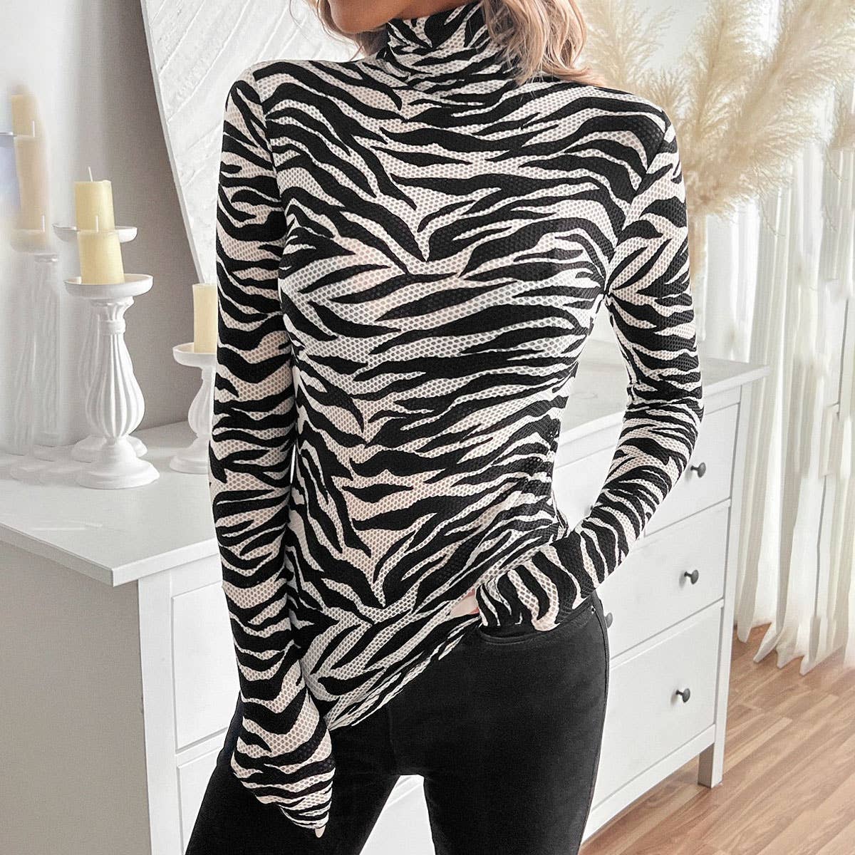 STYLISH ZEBRA PRINT MESH HIGH-NECK FITTED TOP_CWTBLL3425