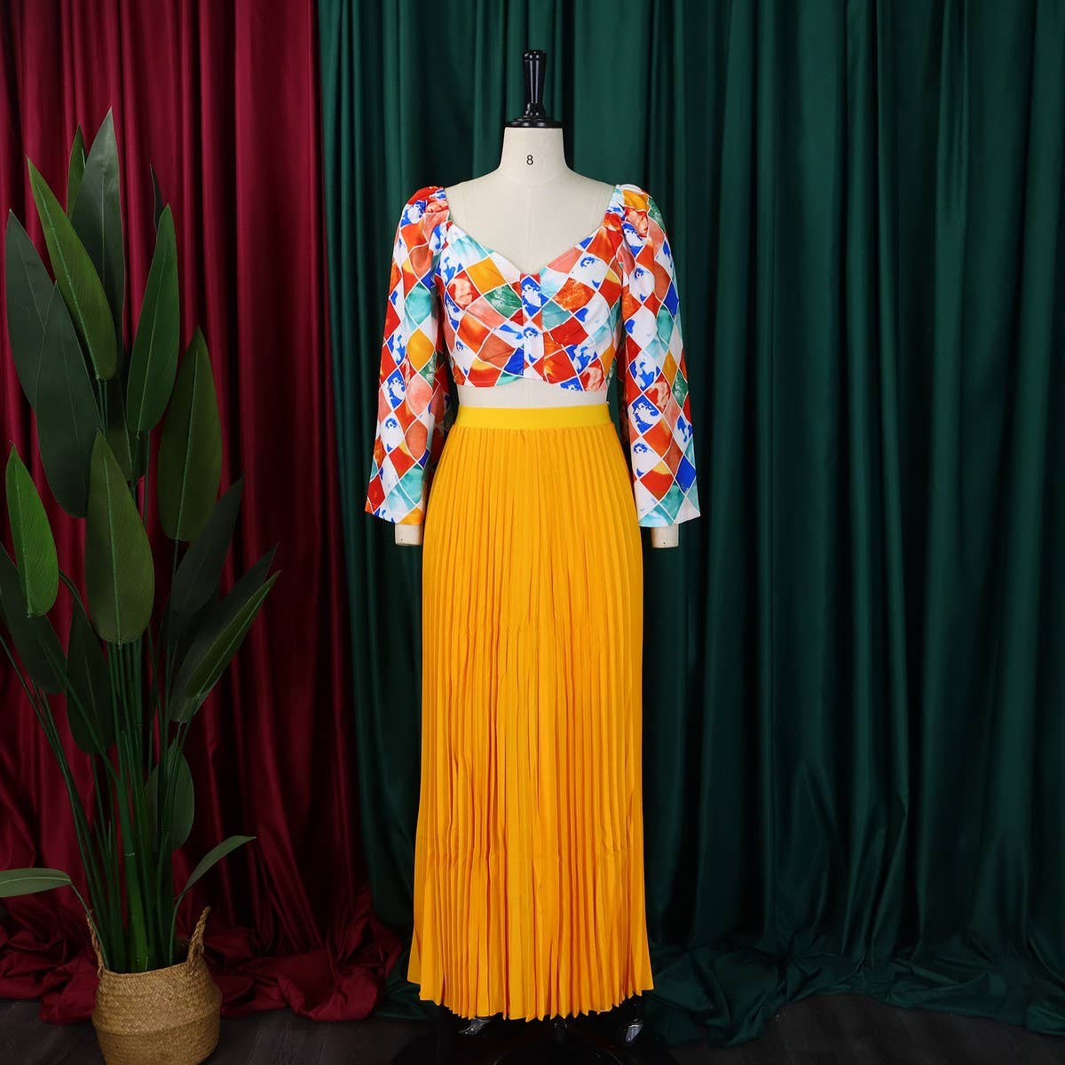 PRINTED TOP PLEATED LONG SKIRT TWO-PIECE SUIT_CWSTB1137