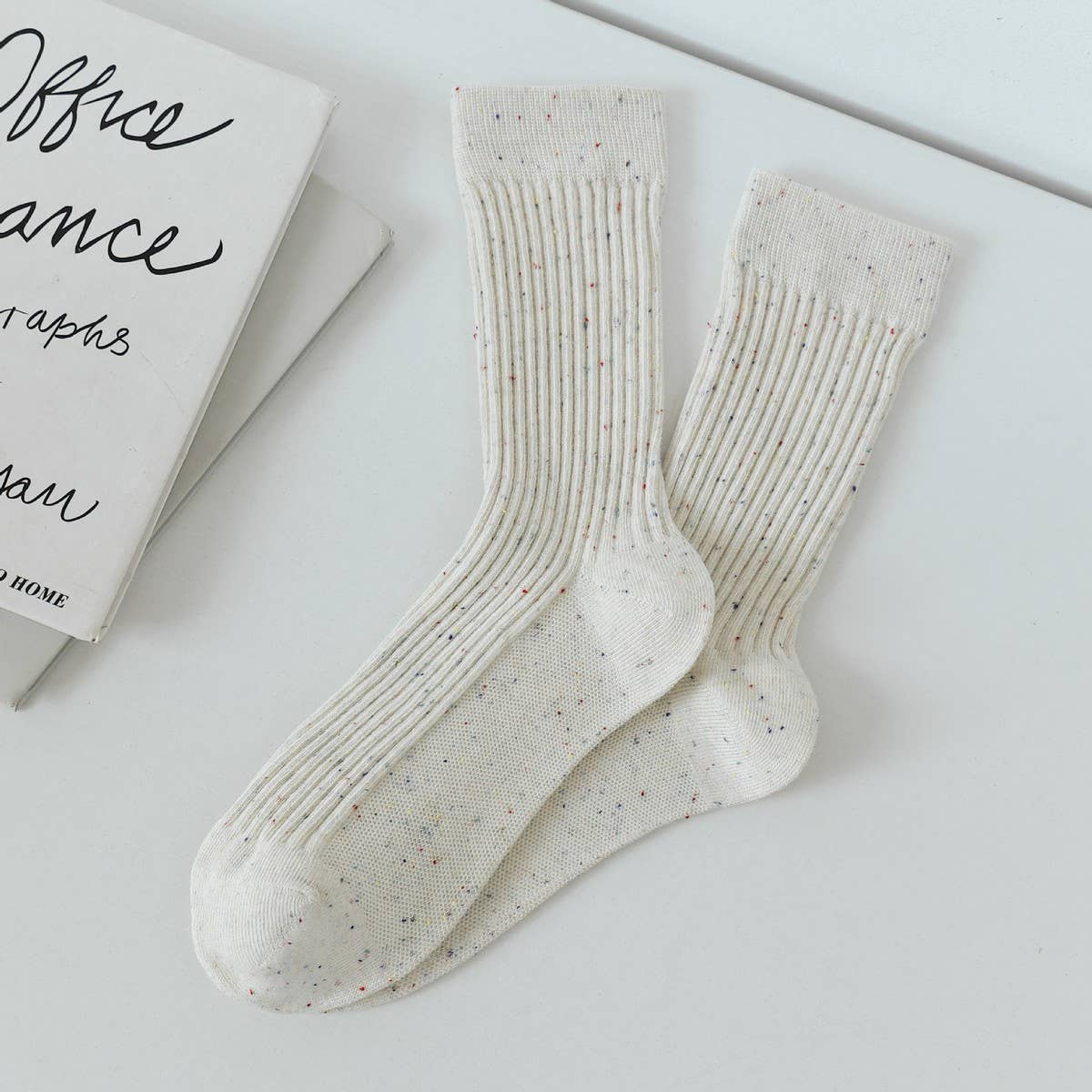 NEW SOLID COLOR CASUAL DOT YARN MIDDLE TUBE SOCKS