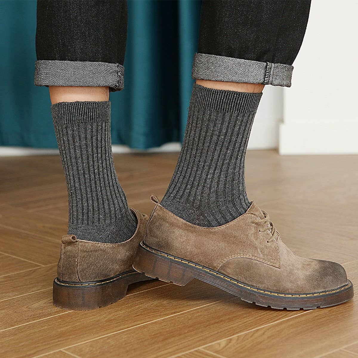 SOLID COLOR MASSAGE BOTTOM CASUAL MID-CALF SOCKS_CWMS0993