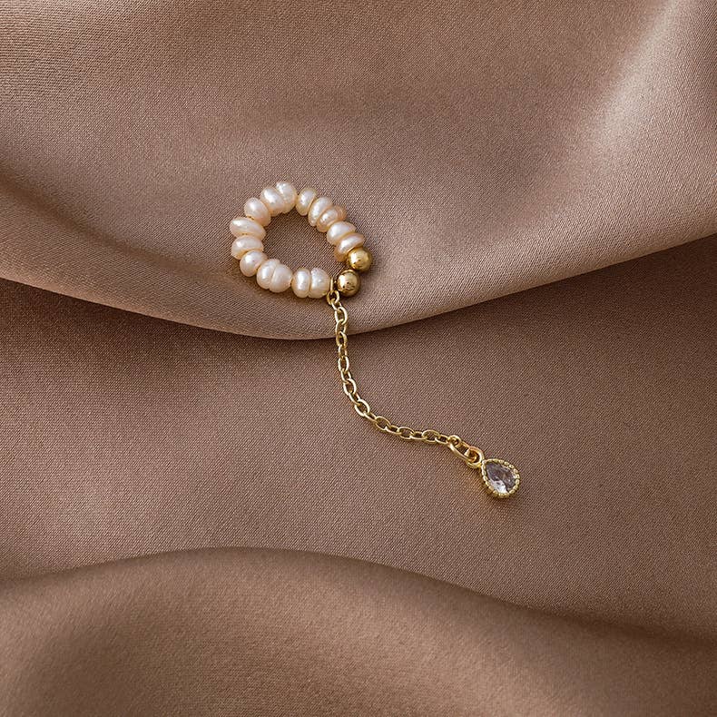 Design-sense freshwater pearl tassel ear clips