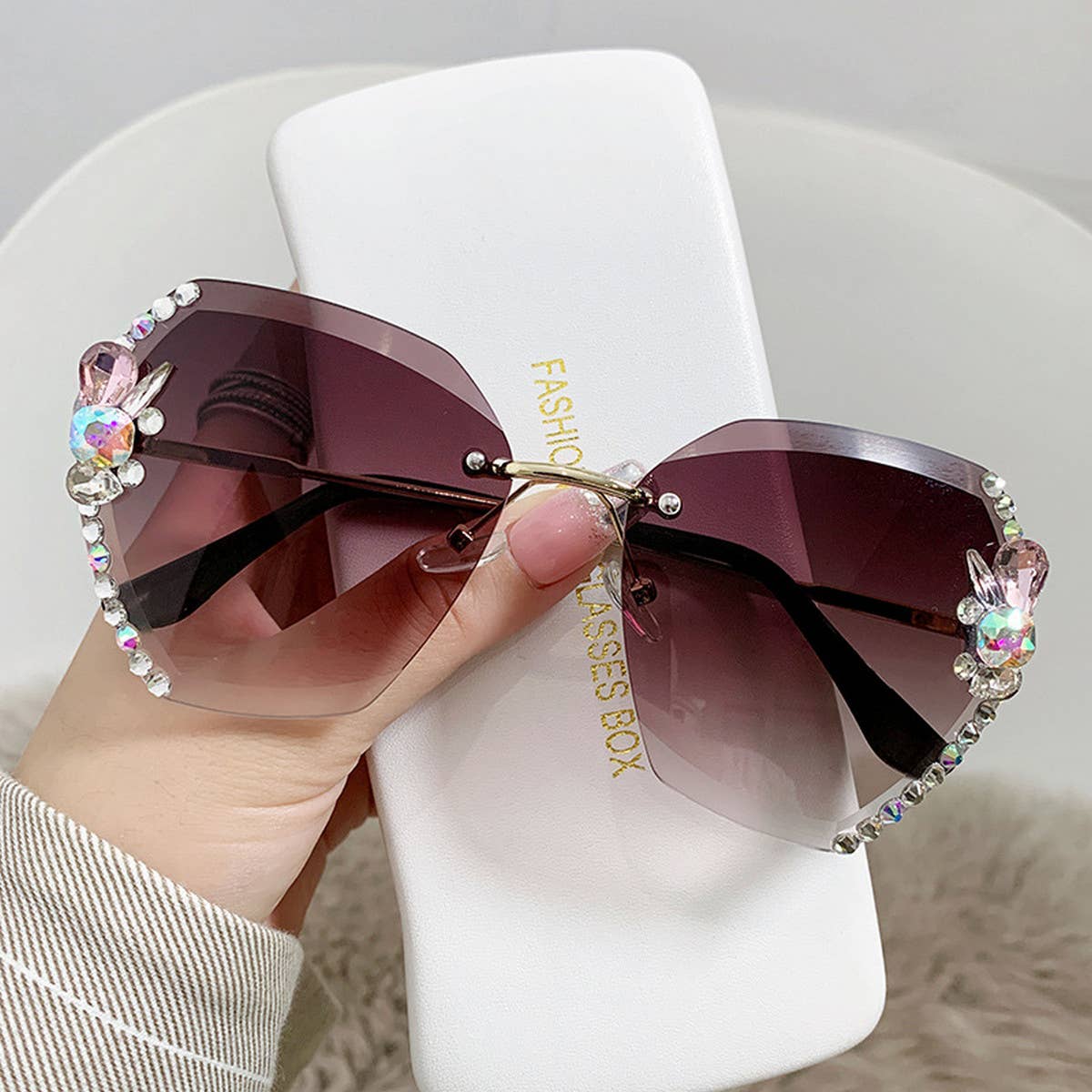 WOMEN FASHION RHINESTONE SUNGLASSES