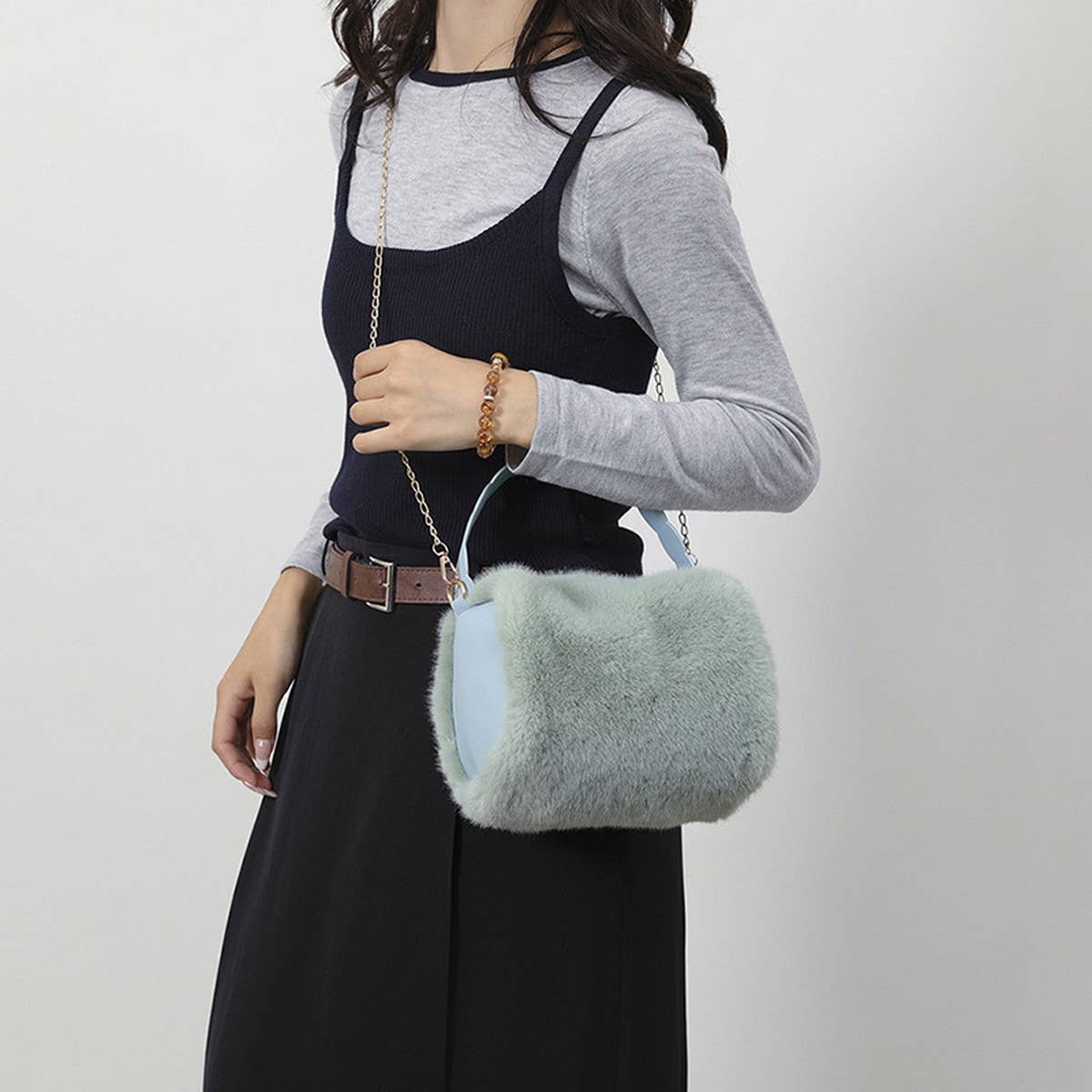 WINTER FASHION ONE-SHOULDER CROSSBODY PLUSH BAG_CWAB3936