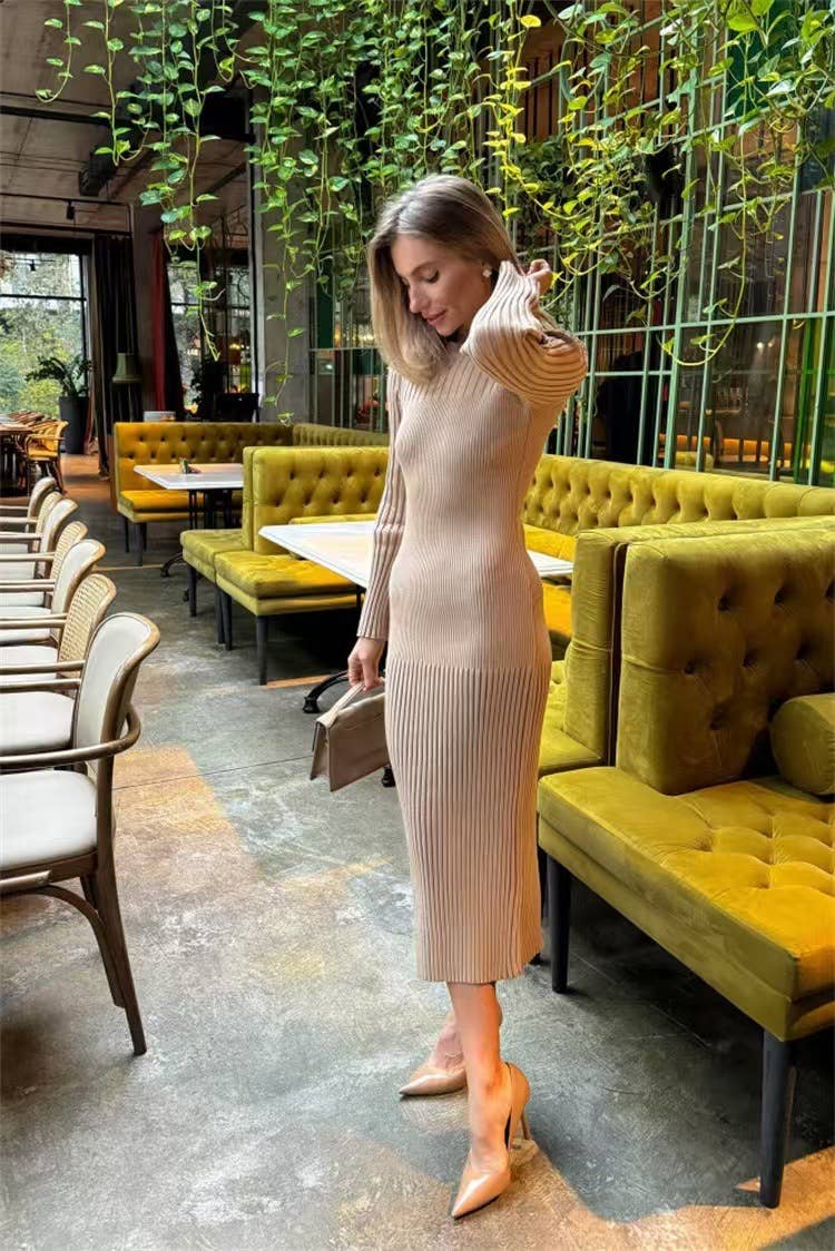 Round-neck pitted tight knitted dress