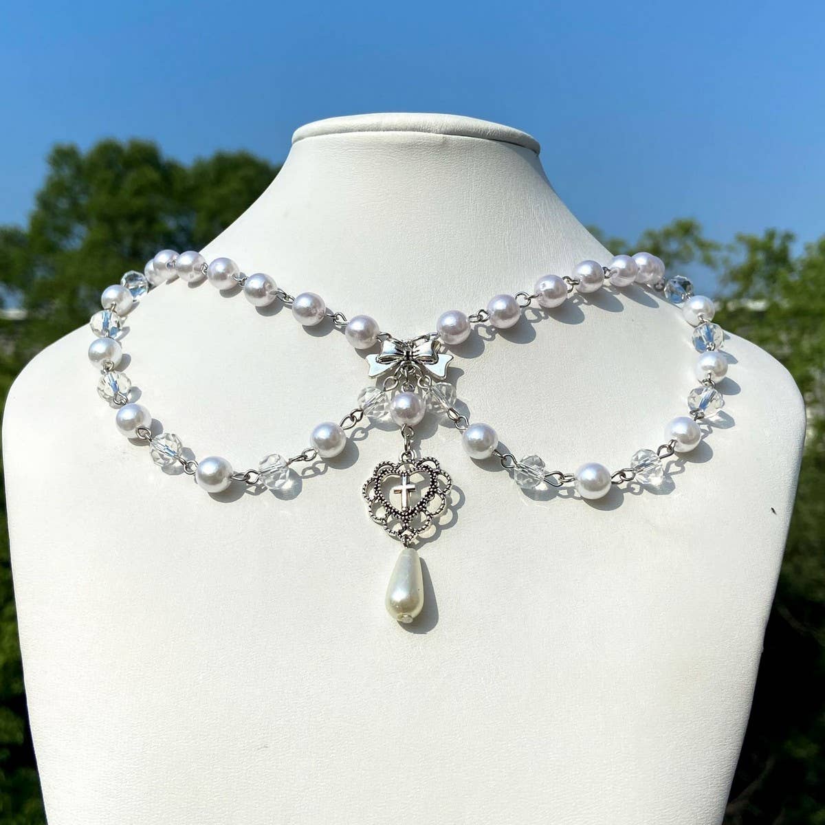 PEARL BEADED NECKLACE WITH PENDANT_CWAJE1157