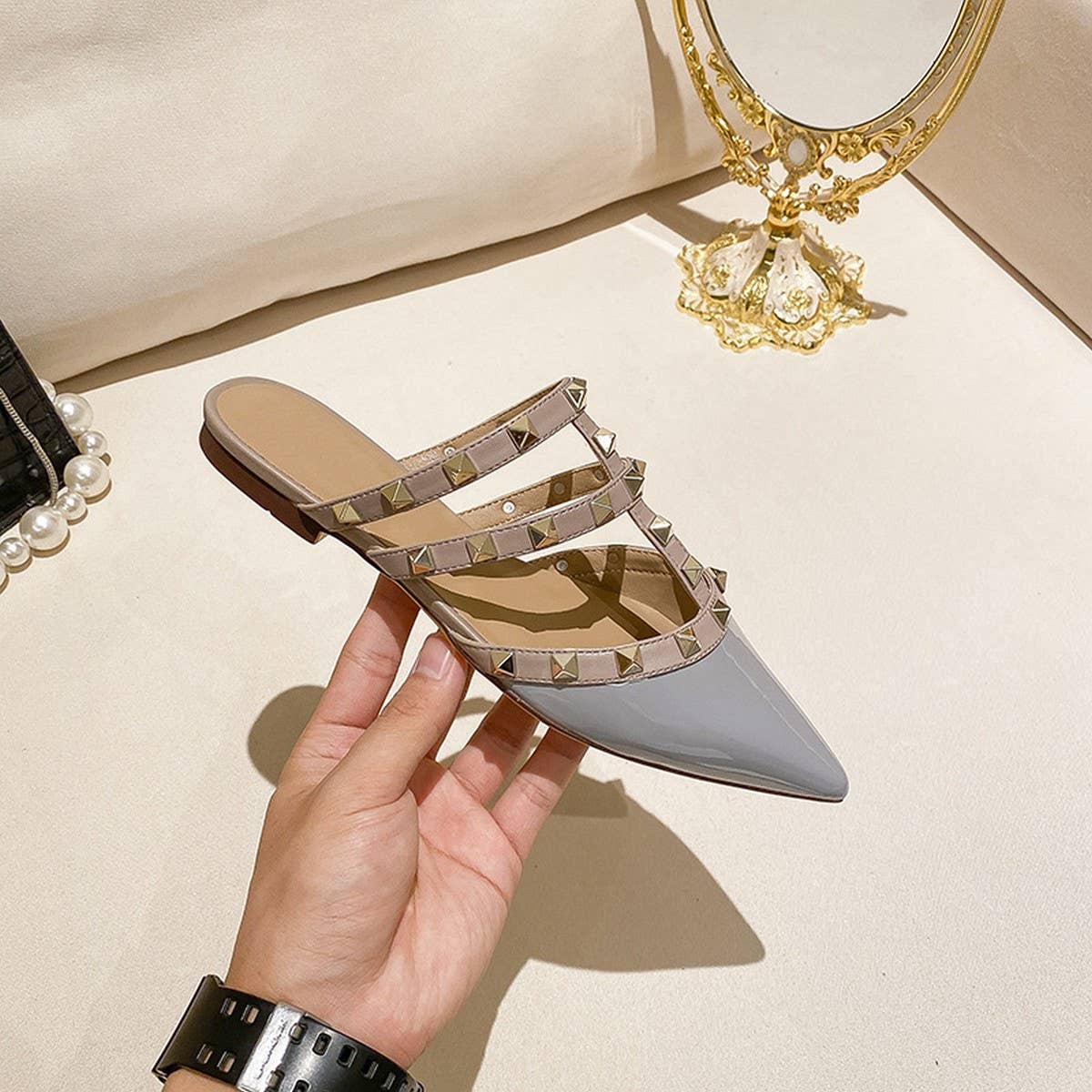 FASHIONABLE POINTED FLAT SOLE SANDALS