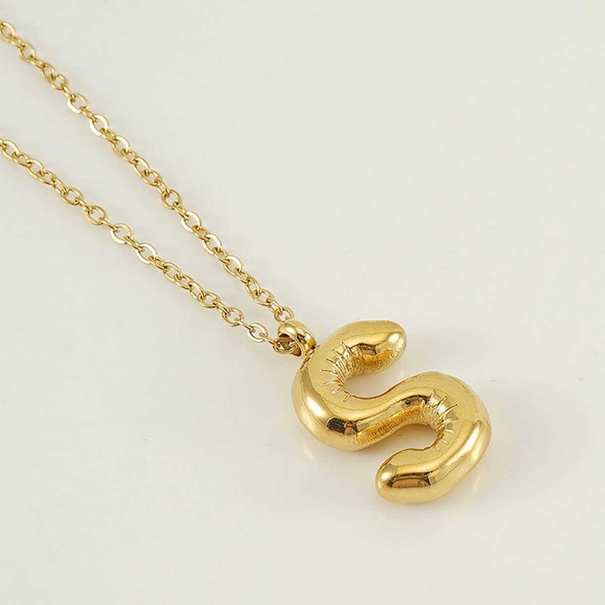 18K GOLD 26 LETTER PENDANT NECKLACE_CWAJE0676