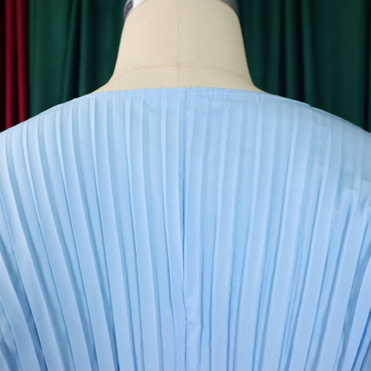 PLEATED V-NECK TOP AND WIDELEG PANTS TWO-PIECE SET_CWSTB1138