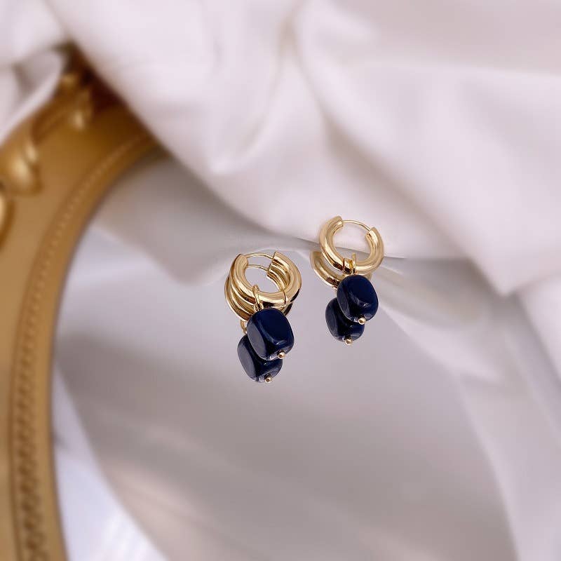 Irregular Baroque pearl stud earrings