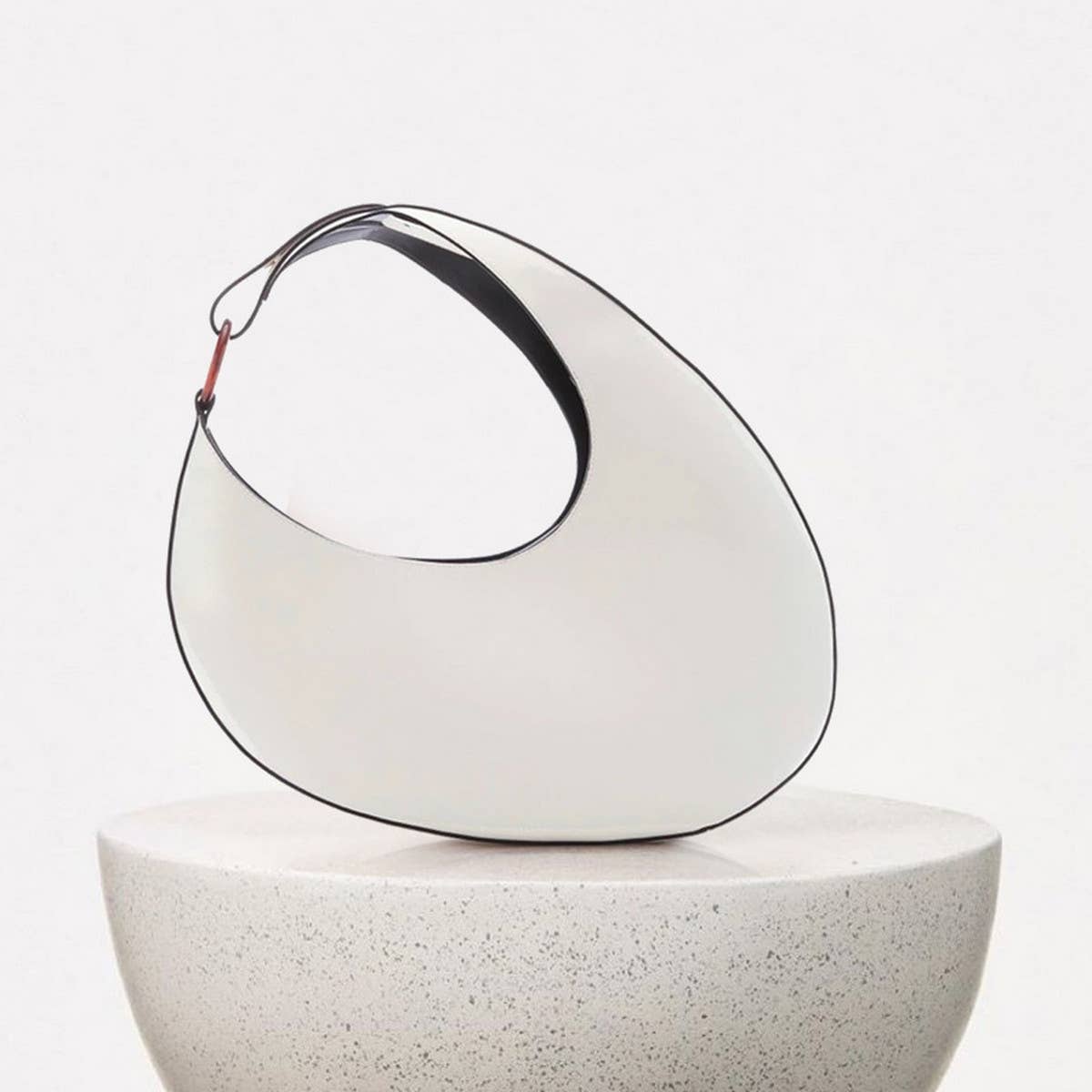 VERSATILE OVAL LARGE CAPACITY SHOULDER BAG_CWAB1909