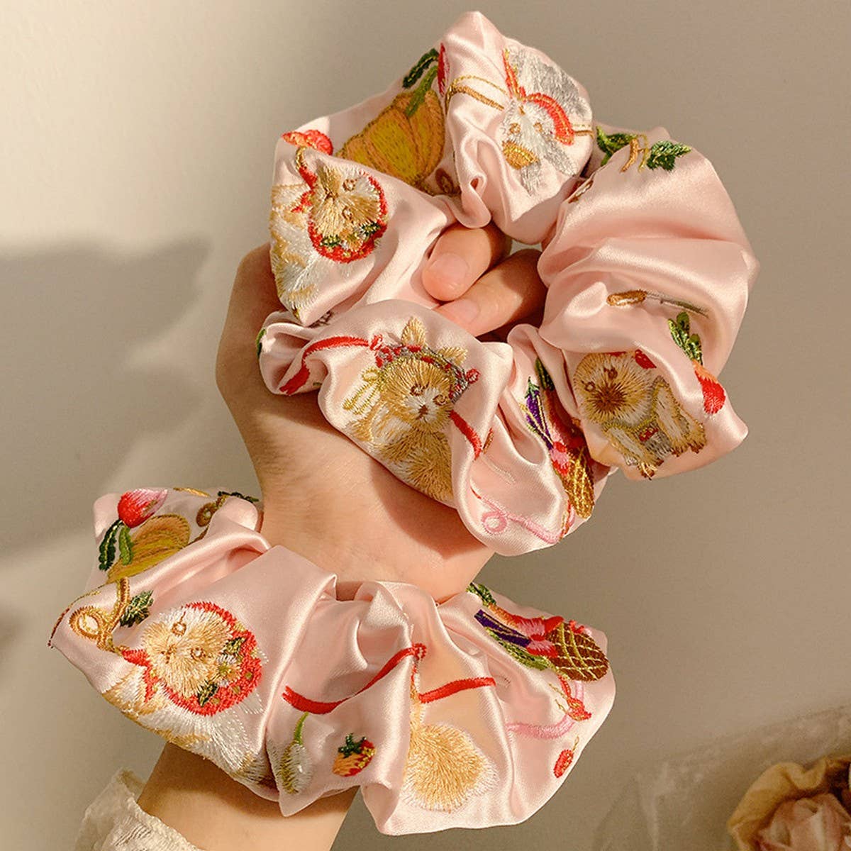 SATIN HEAVY EMBROIDERY LARGE INTESTINE HAIR TIE