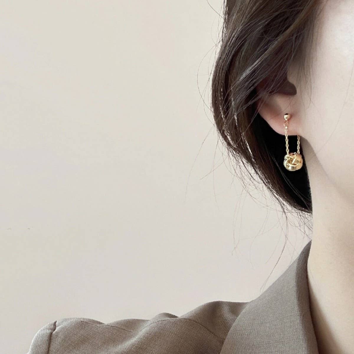 GEOMETRIC SPIRAL TWIST PENDANT TASSEL EARRINGS