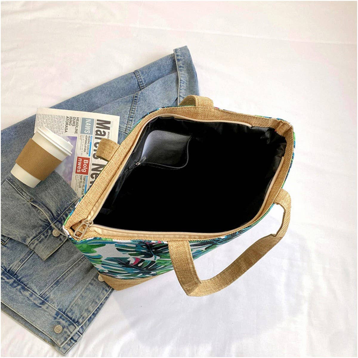 FASHIONABLE AND MINIMALIST CANVAS TOTE BAG_CWAB1671