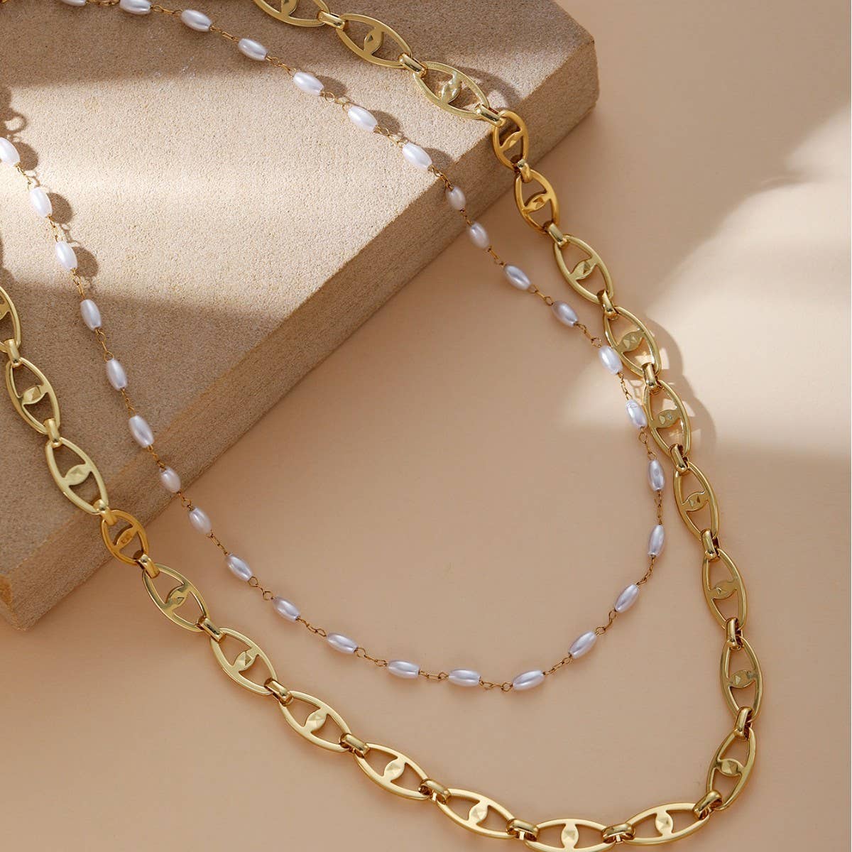 TRENDY GEOMETRIC LAYERED PEARL NECKLACE