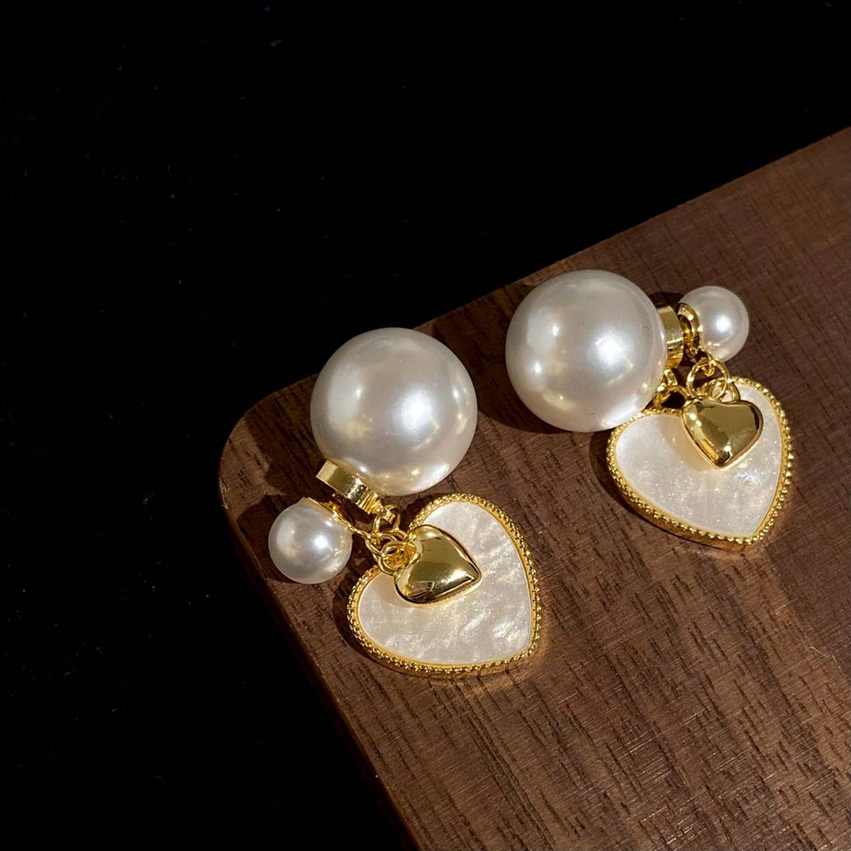 VALENTINE'S DAY HEART PEARL HIGH DESIGN EARRINGS