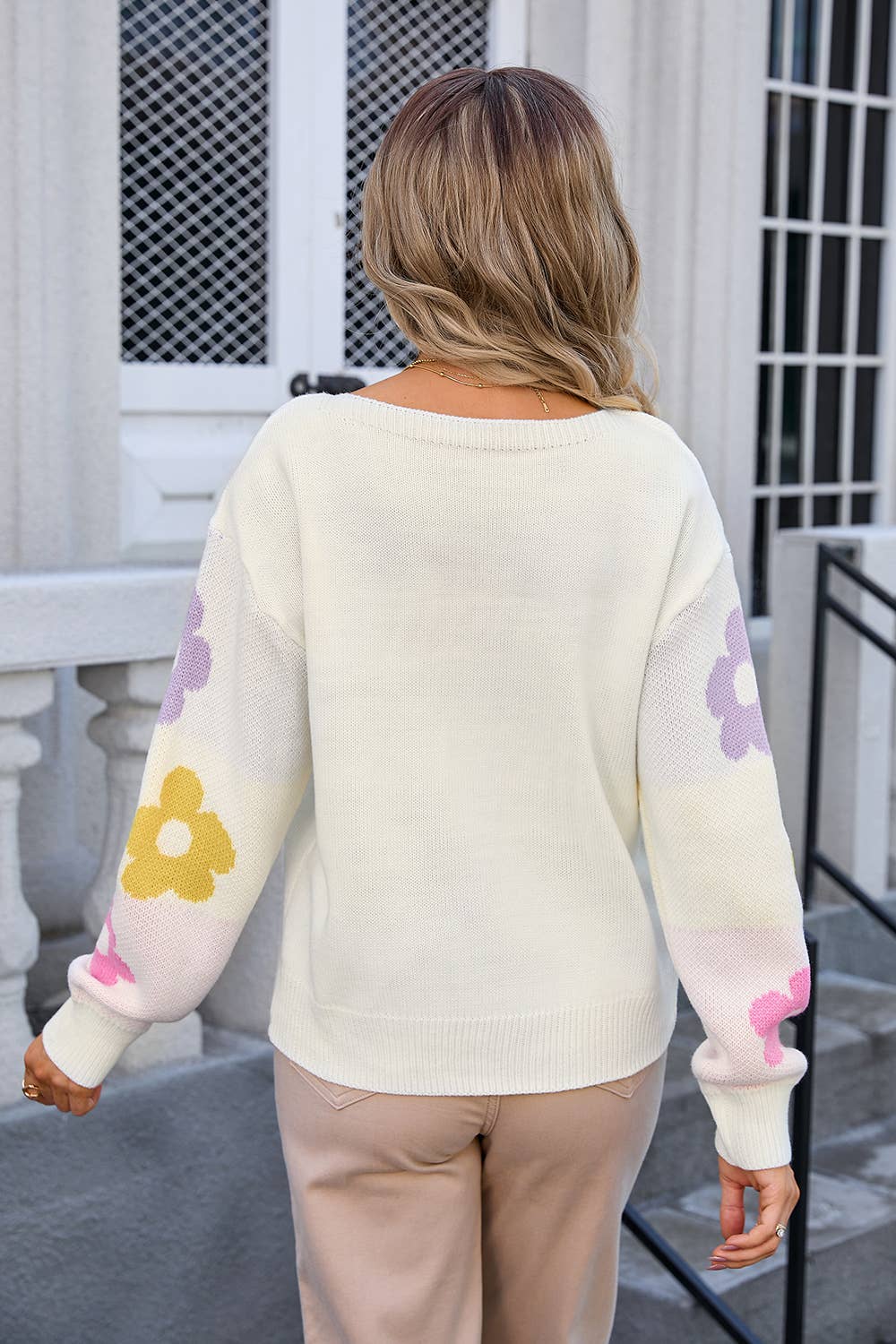 KNIT SWEATER WITH FLORAL SLEEVES AND A LINE NECK