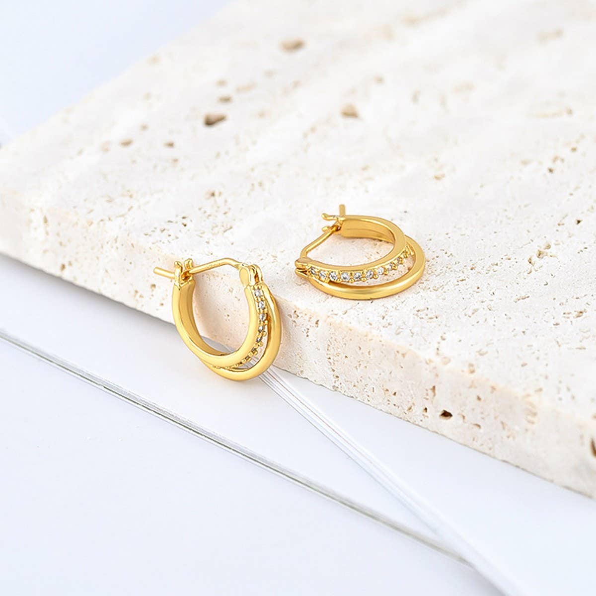 HOLLOW MODERN WOMEN DOUBLE HOOP EARRINGS