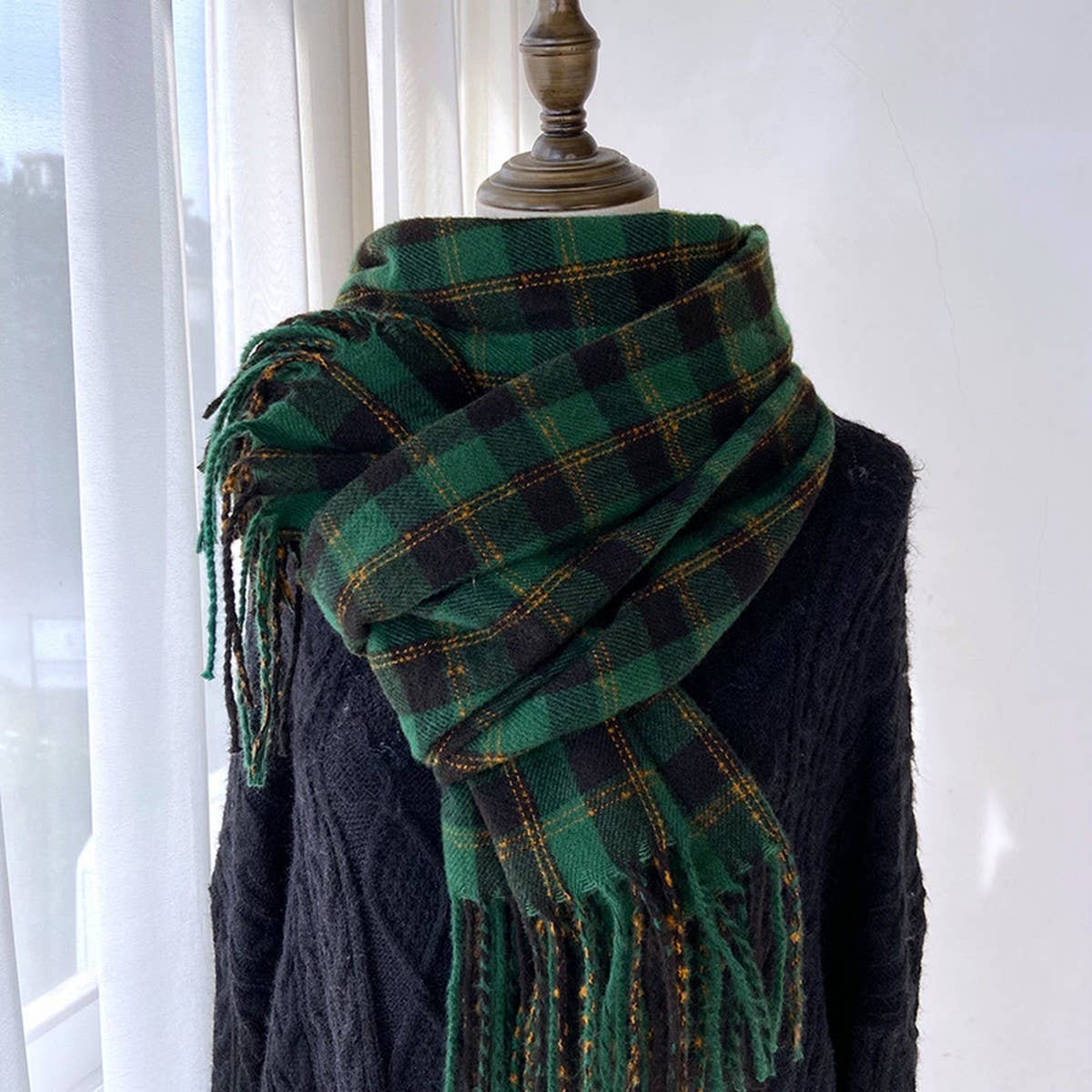 Plaid Tassel Scarf for Women - Retro Winter Warmth_CWASC1454