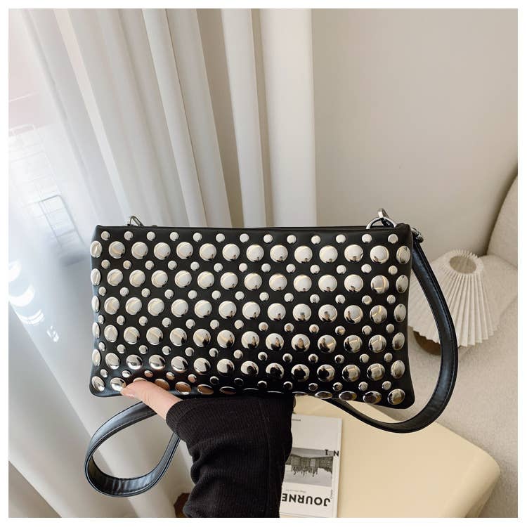 Personalized trendy riveted single-shoulder bag