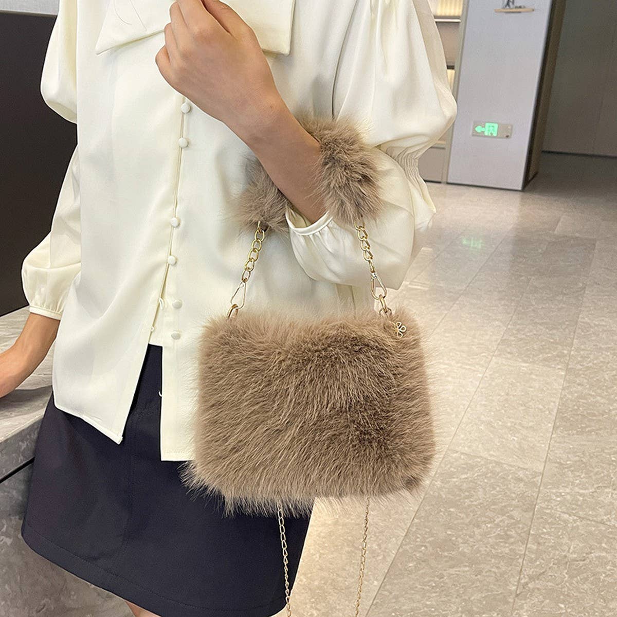 WINTER SHOULDER MESSENGER BAG IMITATION FOX FUR BAG_CWAB3981