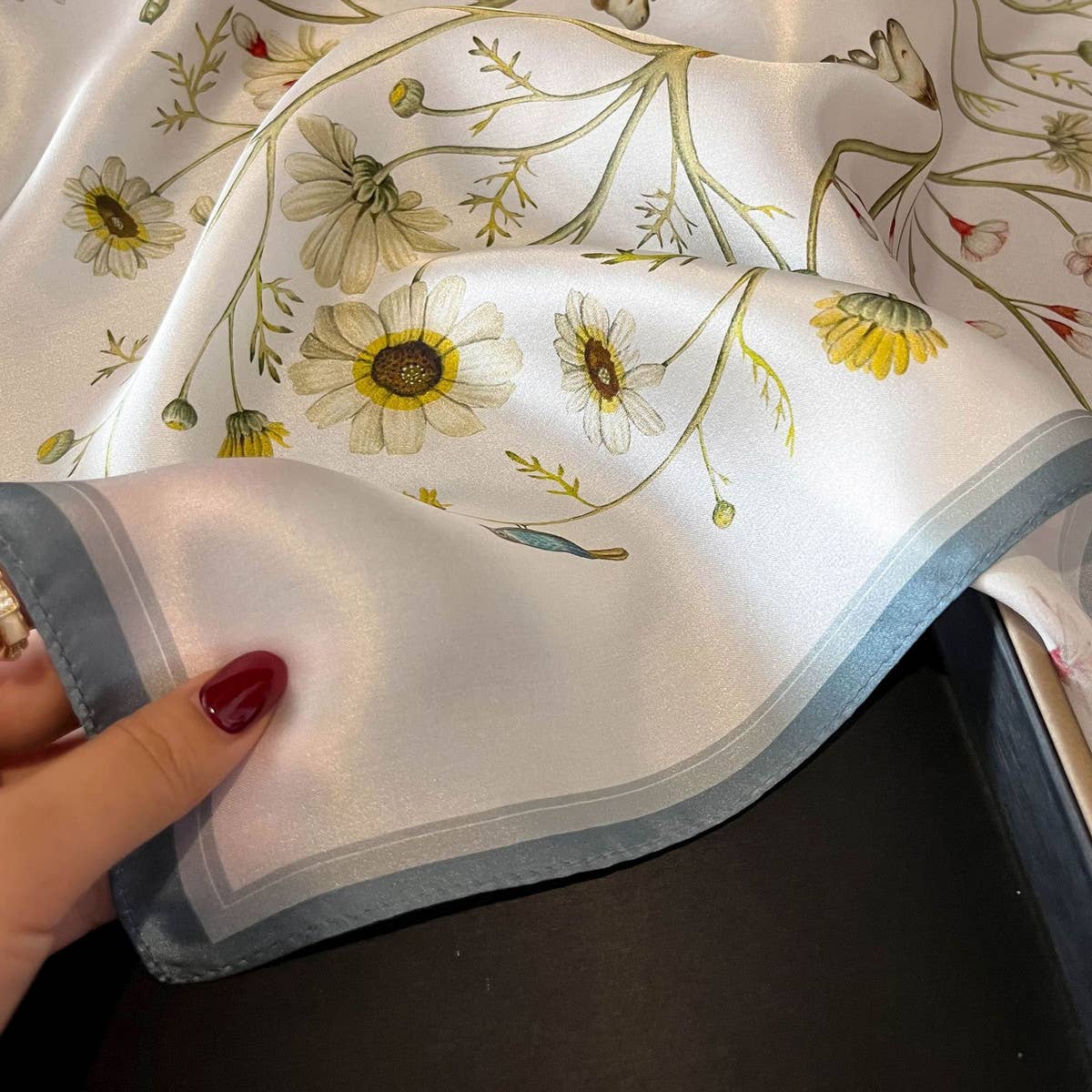 Simple Floral Silk Scarf ??100% Mulberry Silk_CWASC0552