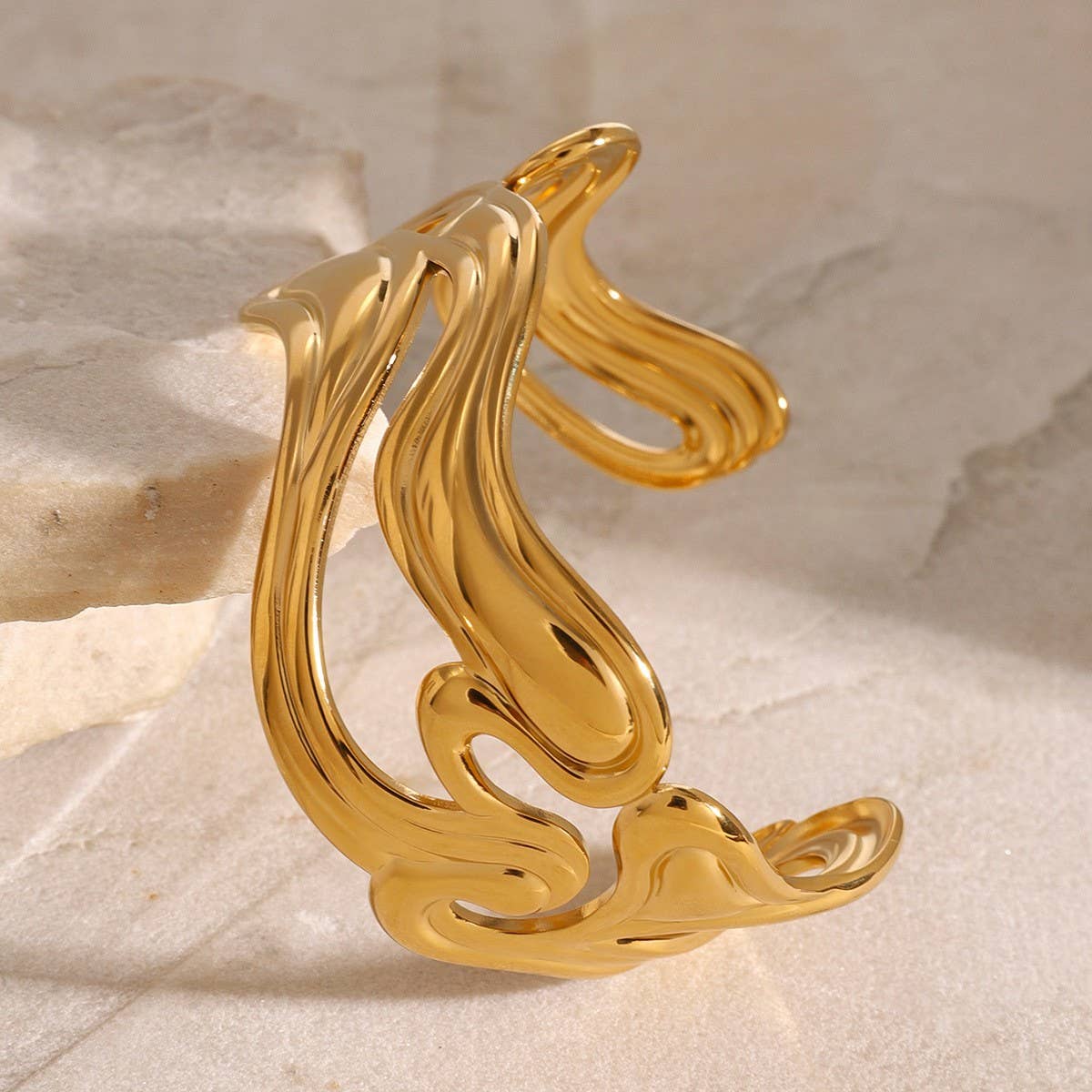 18K Gold Irregular Wave Textured Open Bangle_CWAJE4706