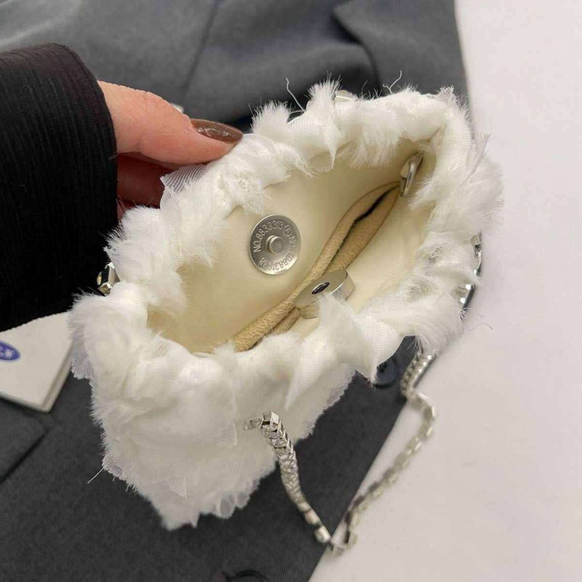 WINTER RHINESTONE 3D FLOWER HAND-HELD PLUSH BAG_CWAB4008