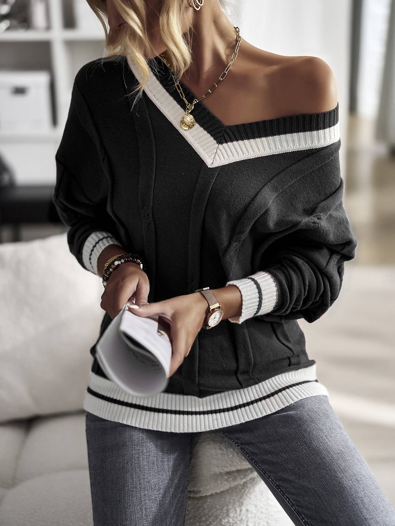 V-NECK COLOR CONTRAST PATCHWORK PULLOVER SWEATER