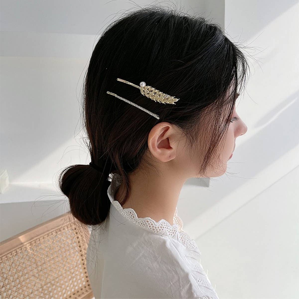 GILDED WHEAT EAR WITH RHINESTONE AND PEARL HAIRPIN
